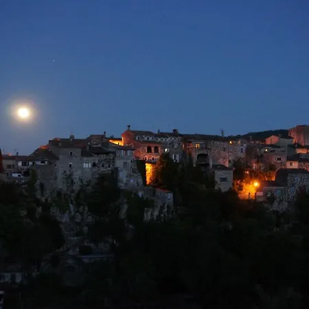 - Vallon De 아파트 Chomérac